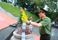 Lực lượng Công an nhân dân luôn khắc ghi công ơn các Anh hùng liệt sỹ