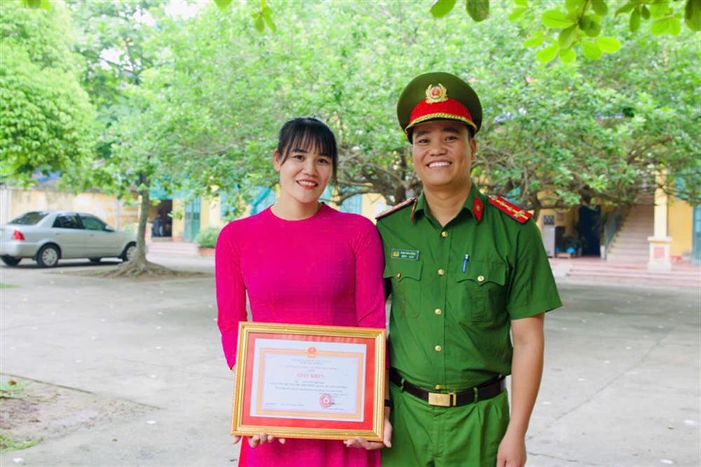 Vợ chồng Đại úy Đinh Văn Dũng và chị Nguyễn Thị Mai.