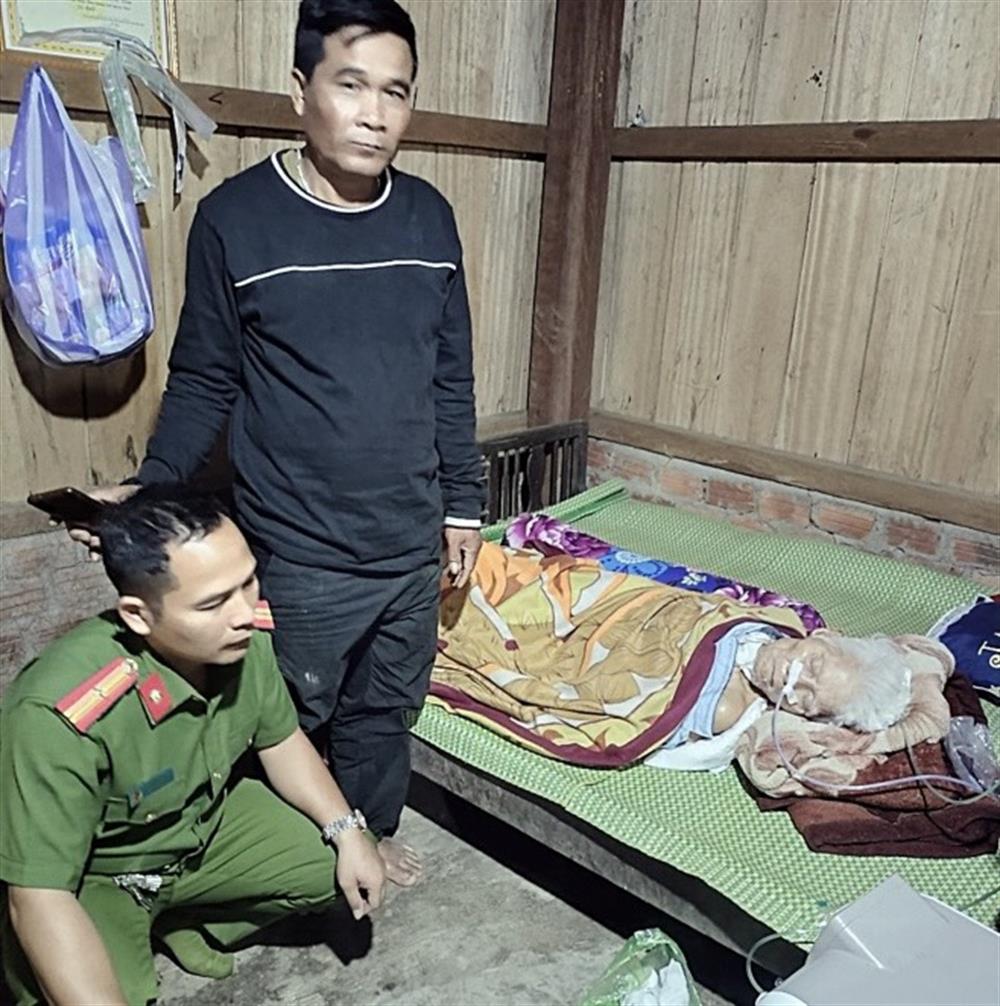 Ông Brôl Vôn đang bị bệnh phải thở Oxy.