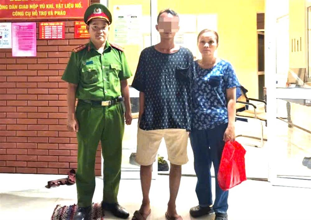 Nam thanh niên mất tích lâu ngày đã được Công an xã Lộc Điền về với gia đình an toàn.