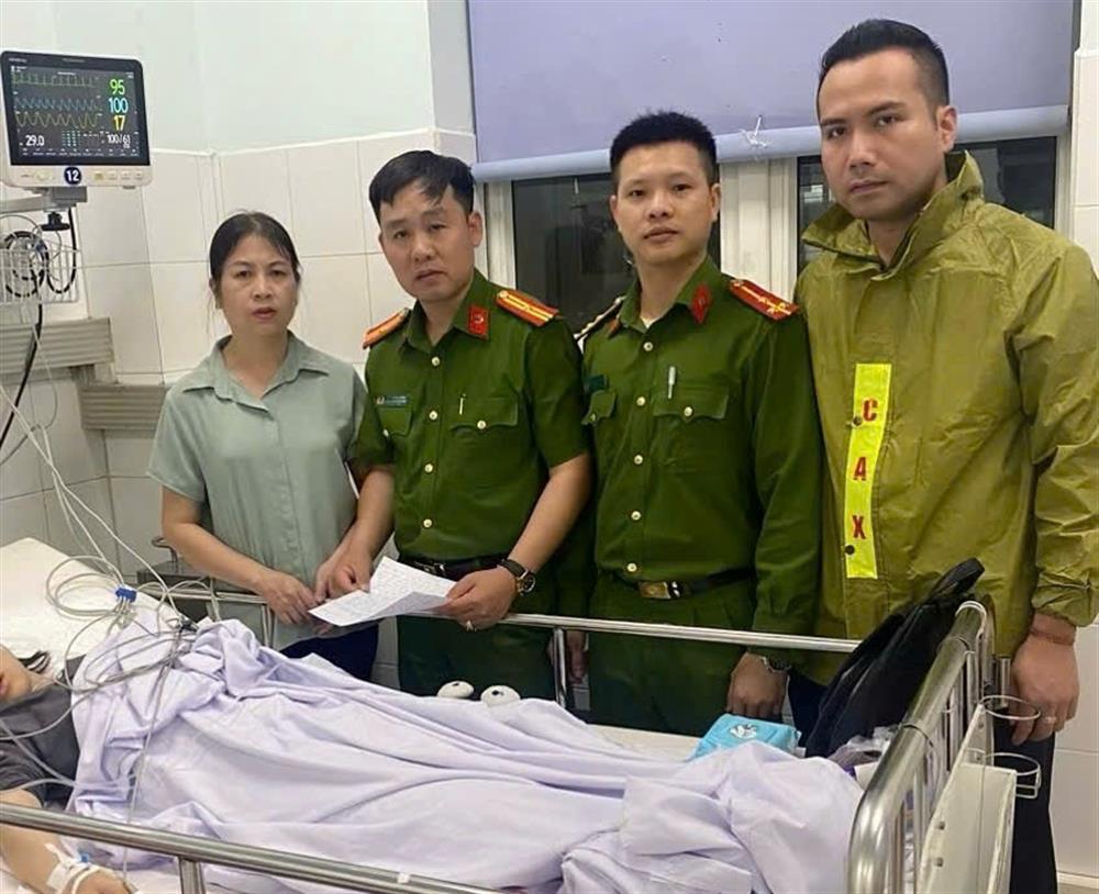 Công an thị trấn Cát Hải vừa kịp thời cứu sống cháu bé nhảy xuống biển tự tử.