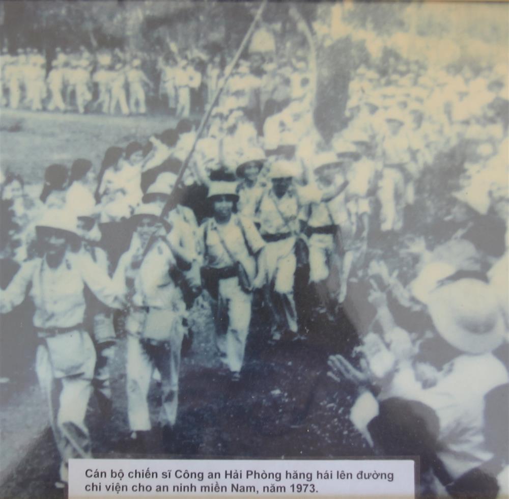 Cán bộ chiến sỹ CATP Hải Phòng hăng hái lên đường chi viện cho an ninh miền Nam (Ảnh tư liệu)