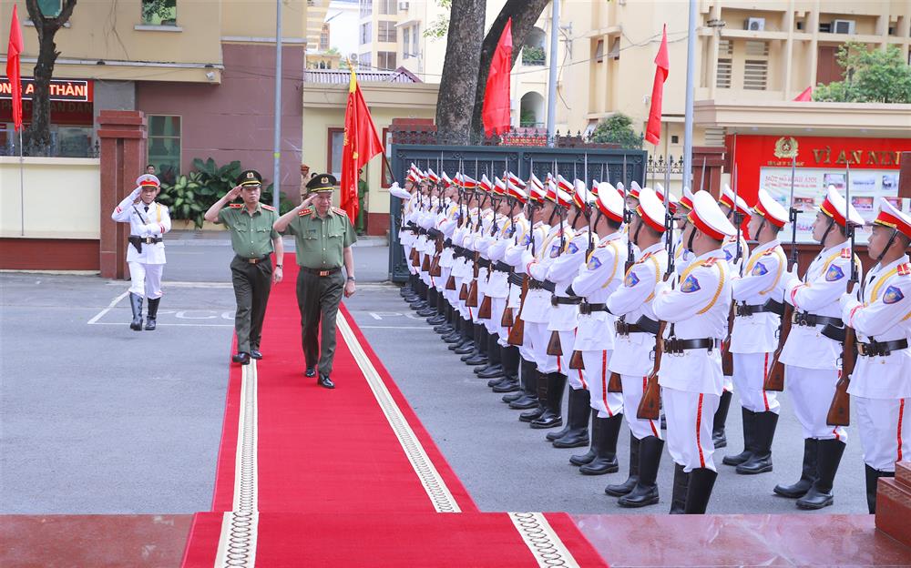 Đại tướng Tô Lâm, Ủy viên Bộ Chính trị, Bí thư Đảng ủy Công an Trung ương, Bộ trưởng Bộ Công an (nay là Tổng Bí thư Ban chấp hành Trung ương Đảng Cộng sản Việt Nam) thăm, làm việc tại Công an TP Hải Phòng, tháng 5 năm 2024.