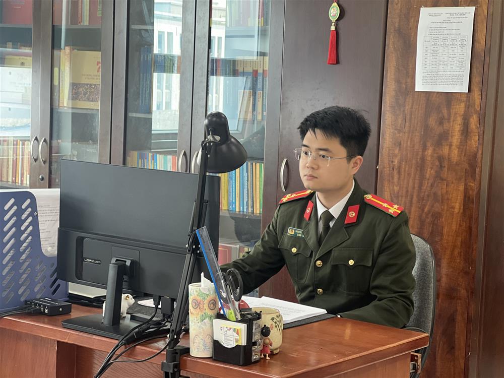 Thượng úy Nguyễn Hải Anh - Bí thư Chi đoàn Phòng Tham mưu.
