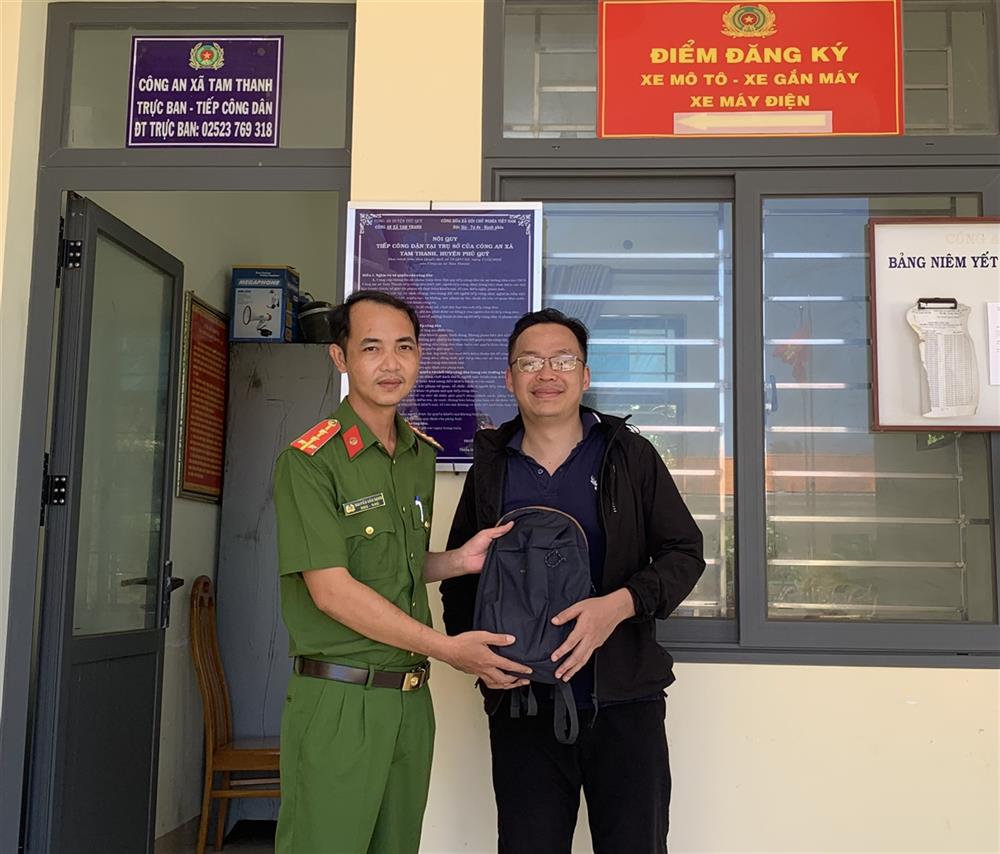 Nhận lại tài sản ông Duy rất vui và gửi lời chân thành  cảm ơn đến cơ quan Công an đã hỗ trợ nhiệt tình, hiệu quả.