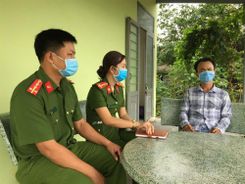 Nữ Đại úy Công an xã năng nổ, trách nhiệm với công việc