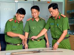 Học Bác để làm Cán bộ Công an cơ sở