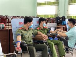 Gương điển hình trong hoạt động "Hiến máu nhân đạo" vì cộng đồng tại Bến Lức, Long An