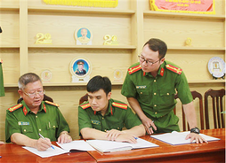 Bản lĩnh "thép" của vị chỉ huy đánh án ma túy