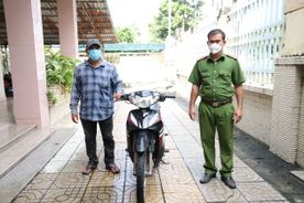 Cảnh sát giao thông truy tìm tận gốc xe bị mất cắp, trả về cho chủ phương tiện