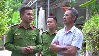Trưởng Công an xã dũng cảm cứu người gặp nạn