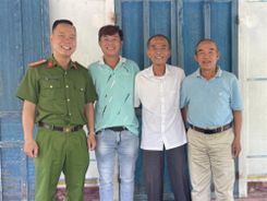 Công an xã giúp hai bố con tìm được nhau sau gần 50 năm xa cách