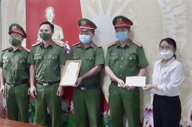 Nguồn động viên lớn từ những lá thư cảm ơn của người dân