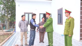 Nét đẹp người cán bộ, chiến sỹ Công an cơ sở “Vì Nhân dân phục vụ”