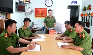 Thiếu tá Lê Đình Hải - Trưởng Công an xã được bà con tin yêu, quý mến