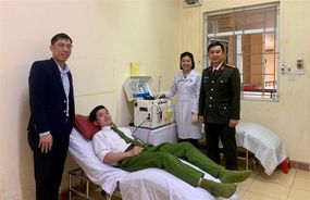 Cán bộ Công an xã hiến máu cứu người qua cơn nguy kịch