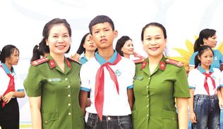 Mẹ đỡ đầu nâng đỡ những “mầm xanh”
