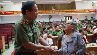 Anh hùng Ngô Thị Huệ: Bông hồng thép, huyền thoại giữa đời thường
