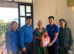 Phó Bí thư đoàn xã năng động, tận tụy với công việc