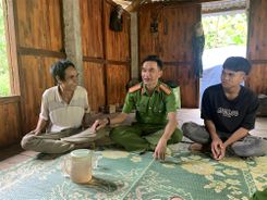 Trưởng Công an xã tận tụy, hết mình với công việc, vì nhân dân phục vụ