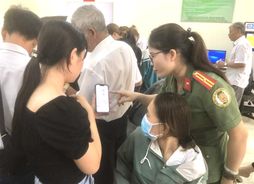 Thiếu tá Bùi Thị Phượng - Gương mặt trẻ tiêu biểu trong công tác Quản lý xuất nhập cảnh