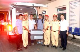 Cảnh sát giao thông Thừa Thiên Huế dẫn đường, kịp thời chuyển tạng về bệnh viện để phục vụ ca ghép thận
