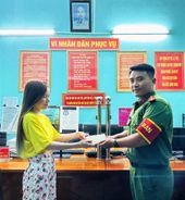 Ninh Bình: Công an phường giúp du khách tìm lại điện thoại bị đánh rơi