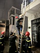 Bà Rịa – Vũng Tàu: Giải cứu 3 người mắc kẹt trong đám cháy lúc nửa đêm