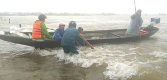Thừa Thiên Huế: Công an xã kịp thời cứu 01 người dân bị nước lũ cuốn trôi