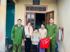 Quảng Trị: Công an xã Vĩnh Thái, huyện Vĩnh Linh kết nối hỗ trợ người phụ nữ có hoàn cảnh khó khăn