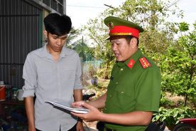 Trà Vinh: Cán bộ Công an xã học tập và làm theo lời Bác