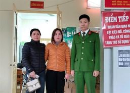 Tuyên Quang: Công an xã Ngọc Hội giúp người dân xác minh và nhận lại số tiền lớn do chuyển khoản nhầm