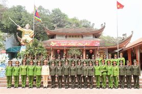 Đẹp thêm hình ảnh người nữ chiến sĩ Công an đất Cảng trong lòng dân