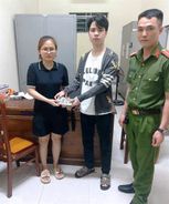 Ninh Bình: Công an phường Ninh Mỹ phối hợp tìm, trao trả máy tính và hơn 56 triệu đồng cho người dân để quên