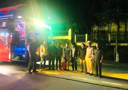 Lực lượng Công an Lào Cai phối hợp đưa 02 cháu về với gia đình