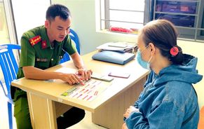 Bình Định: Công an và chủ tiệm vàng kịp thời ngăn chặn vụ lừa đảo chuyển tiền qua điện thoại