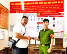 Quảng Ninh: Công an phường nhanh chóng tìm lại tài sản bị đánh rơi cho khách du lịch người nước ngoài
