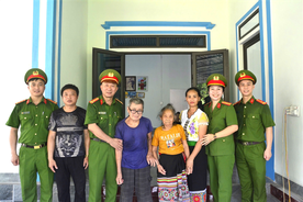 Xúc động nhận nhà mới, người dân viết thư cảm ơn lực lượng Công an