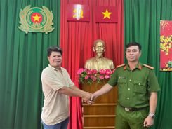 Nhận lại hơn 100 triệu do chuyển nhầm, người dân viết thư cảm ơn lực lượng Công an