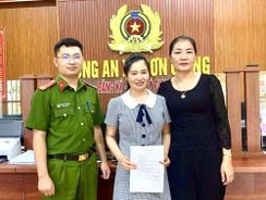 Hà Tĩnh: Công an xã hỗ trợ người dân trả lại 1,5 tỷ đồng cho người chuyển nhầm vào tài khoản