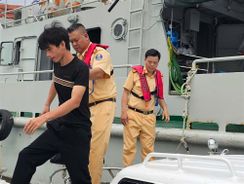 Quảng Ninh: Phối hợp cứu người gặp nạn trên biển