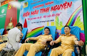 Cảnh sát giao thông Nghệ An kịp thời hiến máu cứu bệnh nhi qua cơn nguy kịch