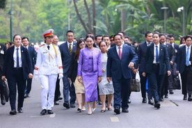 Bộ Tư lệnh Cảnh vệ triển khai đội hình nữ sĩ quan tiếp cận bảo vệ Thủ tướng Thái Lan
