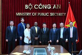 Minister Luong Tam Quang receives Google Asia-Pacific Vice President