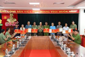 Soc Trang police build “Homes of Comradeship” for disadvantaged officers