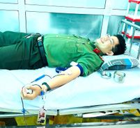 Cán bộ Công an tỉnh An Giang kịp thời hiến máu cứu người