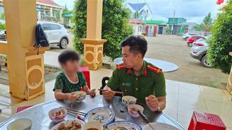 Người dân cảm kích trước tinh thần vì nhân dân phục vụ