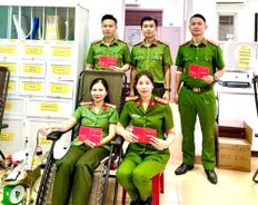 04 cán bộ Công an tỉnh Hà Tĩnh kịp thời hiến máu cứu người