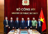 Minister Luong Tam Quang hosts Vice President of Japan Association of Public Health