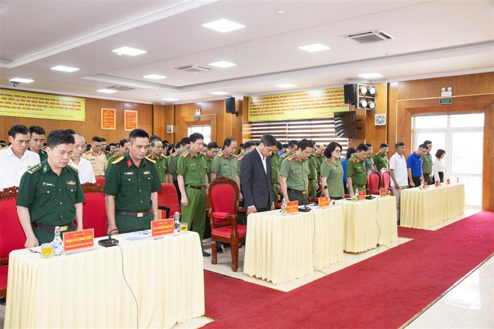 Các đại biểu tưởng nhớ Liệt sỹ Thiếu tá Nguyễn Đăng Khải.